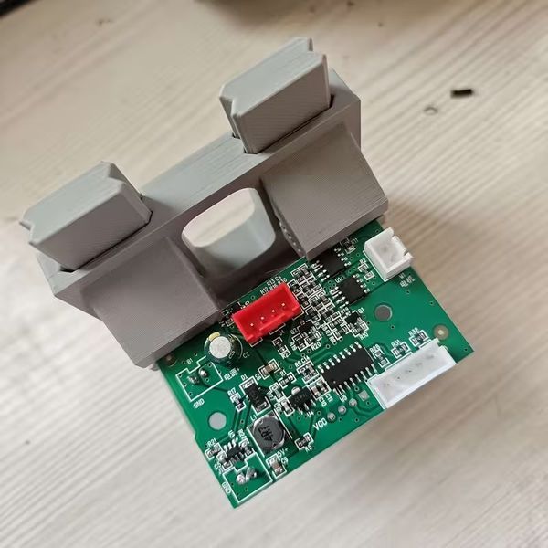 Держатель светодиодной ленты двухфункциональный зажим для пайки LED лентыплат 4GM465KK5W фото