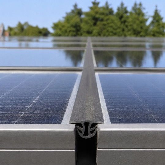 Уплотнитель резиновый между фотоэлектрических панелей PV 38/13,5/24 мм 50 метров Wider PV3813524150m фото